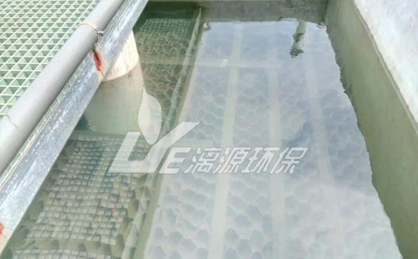隨著工業(yè)污水排放的增加，工業(yè)水處理行業(yè)逐漸發(fā)展，工業(yè)污水處理設(shè)備在一定程度上緩解了工業(yè)污水給環(huán)境帶來的壓力。漓源環(huán)保小編和大家聊一聊工業(yè)污水處理設(shè)備價格是多少？